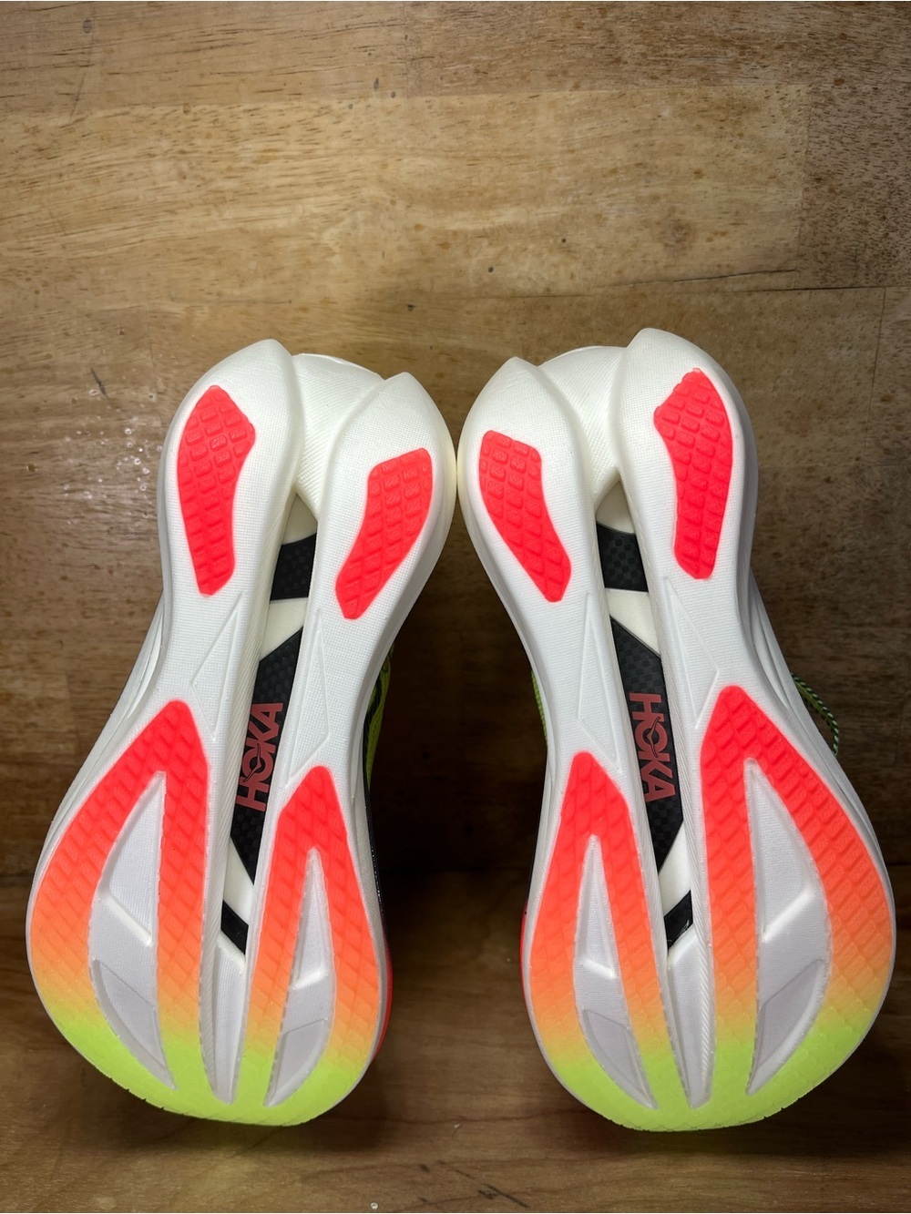 NEW Hoka One One Cielo X1 3.0 Womens Size 6 Running Shoes Neon Yuzu/Thyme - Picture 10 of 13